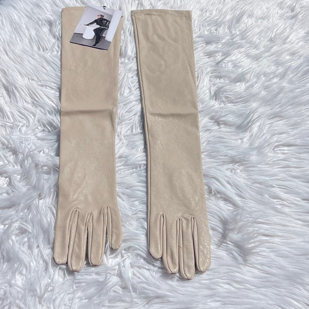 The Faux-Ever Gloves Nude